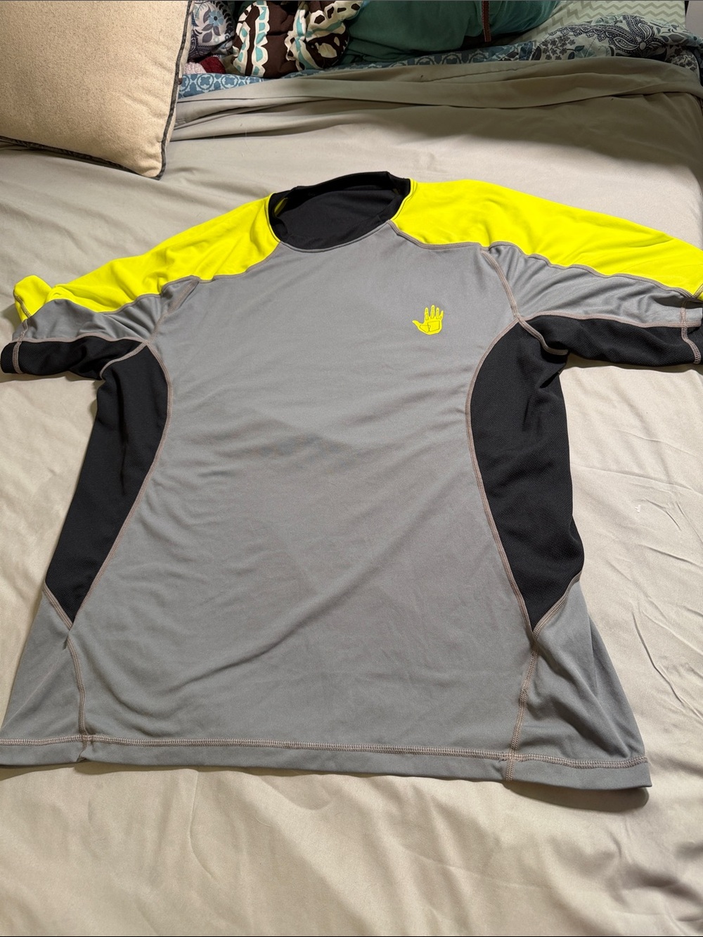 Body Glove Gray and Neon Yellow Short Sleeve Sun Guard